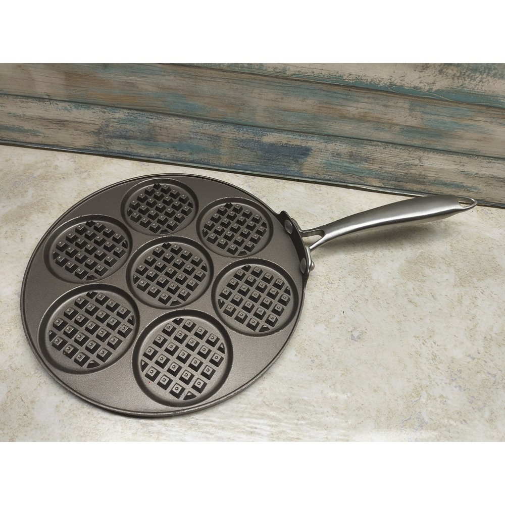 Nordic Ware Non Stick Silver Dollar Mini Waffle Griddle Pan makes (7) 3.25"